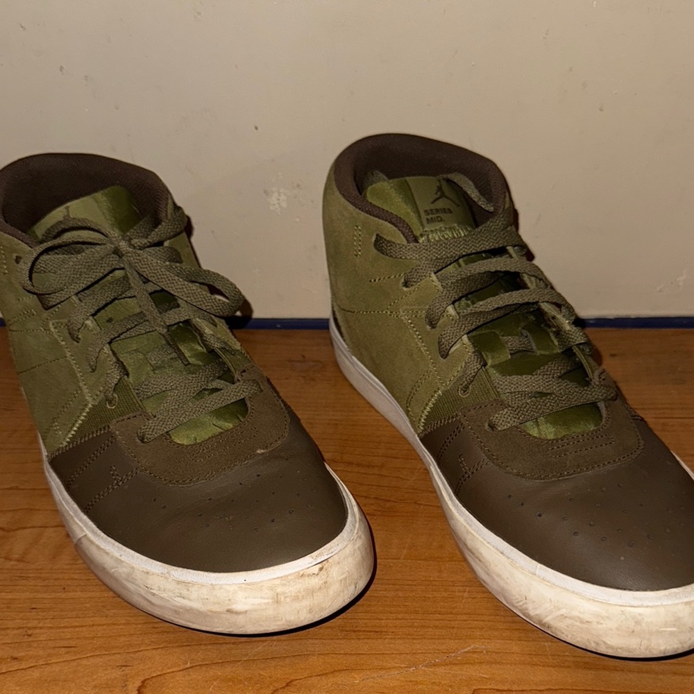 Men's Green High-Top Jordan’s